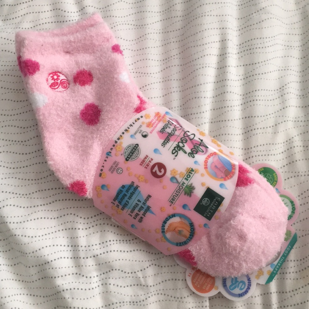 Moisturizing socks